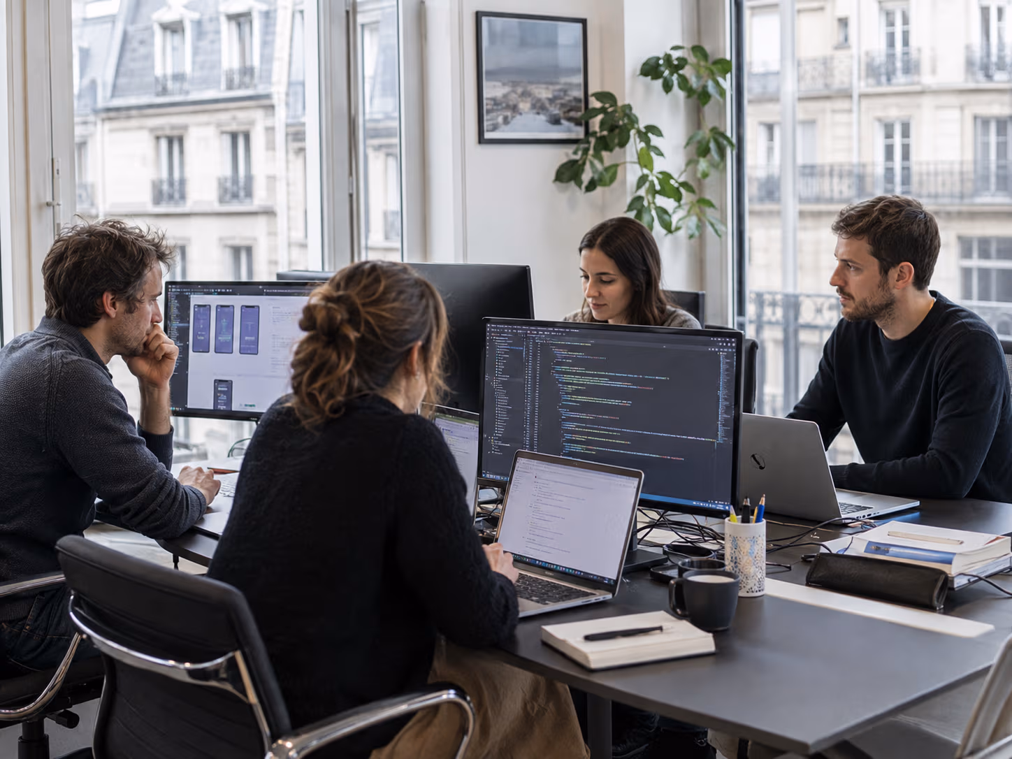 L'équipe de développement LOCKimmo au travail devant ses écrans