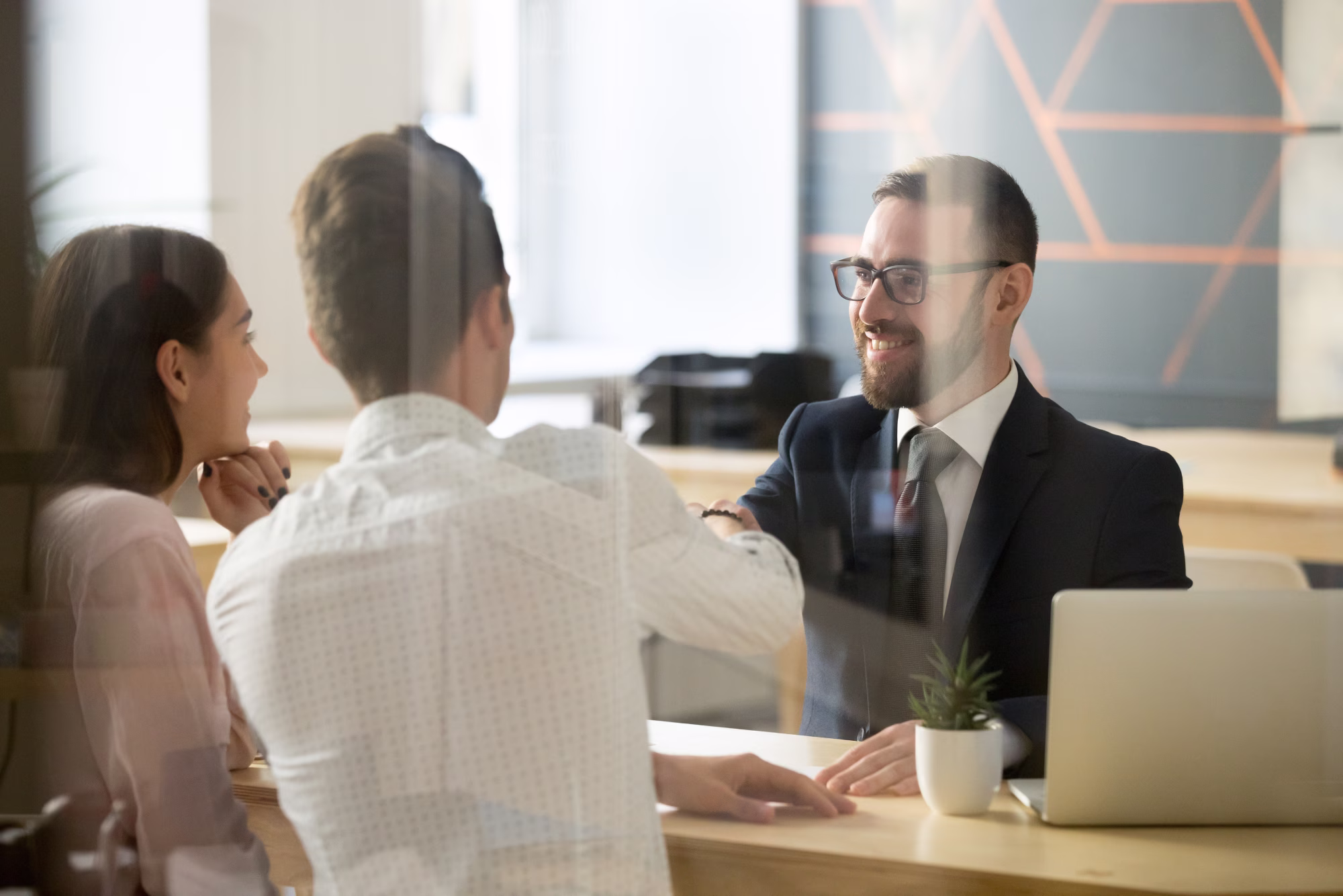 Conseiller LOCKimmo en rendez-vous avec des clients