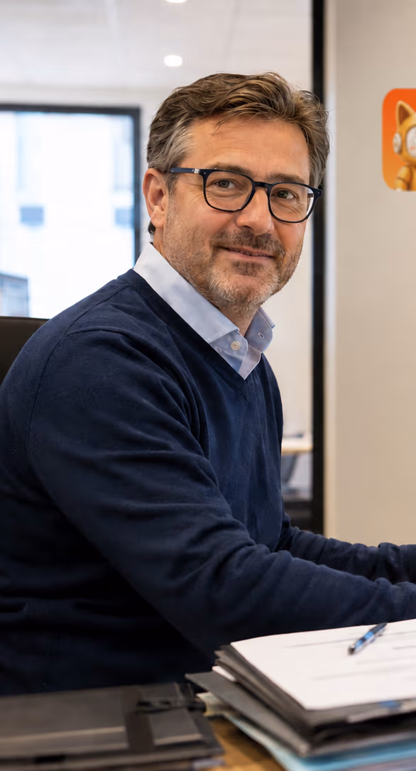 Gestionnaire LOCKimmo travaillant sur ses dossiers de gestion locative