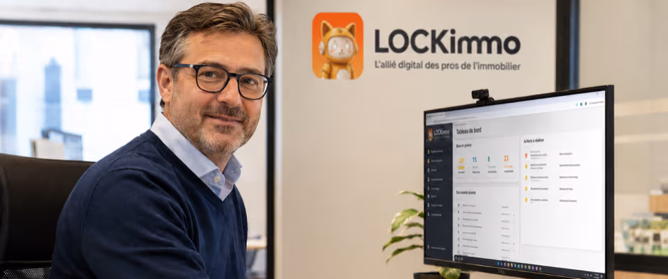 Gestionnaire locatif LOCKimmo à son poste de travail
