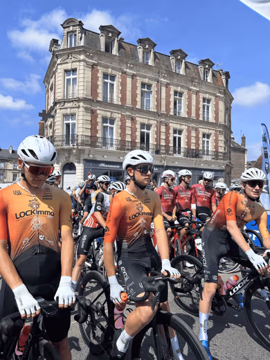 Le peloton en course